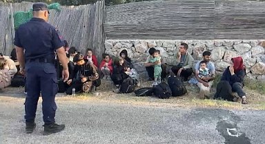 Ayvacık'ta 30 kaçak göçmen yakalandı