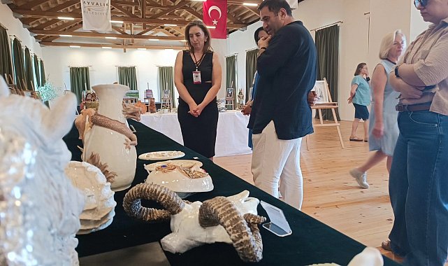 Ayvalık HEM'in sene sonu sergisi büyüledi