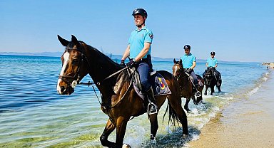 Ayvalık'ta atlı jandarma devriyesi göreve başladı