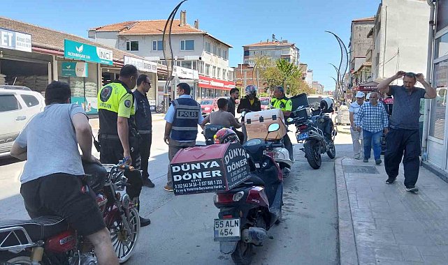 Bafra'da motosiklet denetimi: Kasksız ve ehliyetsiz sürücülere ceza