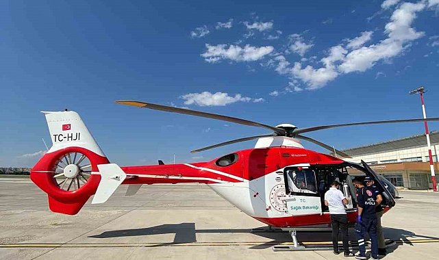 Bahçesaray'da 17 yaşındaki hasta ambulans helikopterle Van'a sevk edildi