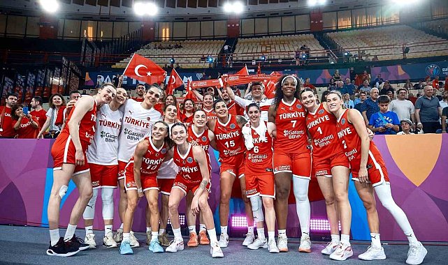 Bakan Bak, çeyrek finale çıkan A Milli Kadın Basketbol Takımı'nı tebrik etti