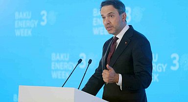 Bakan Bayraktar, Bakü'de 30. Uluslararası Hazar Petrol ve Doğalgaz Fuarı'na katıldı