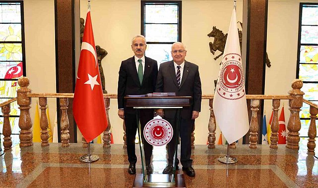 Bakan Güler, Ulaştırma ve Altyapı Bakanı Uraloğlu ile bir araya geldi