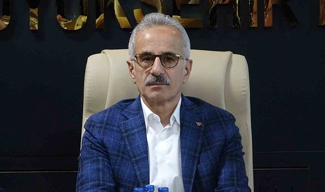 Bakan Uraloğlu, sel felaketinin yaşandığı Trabzon'da incelemelerde bulundu