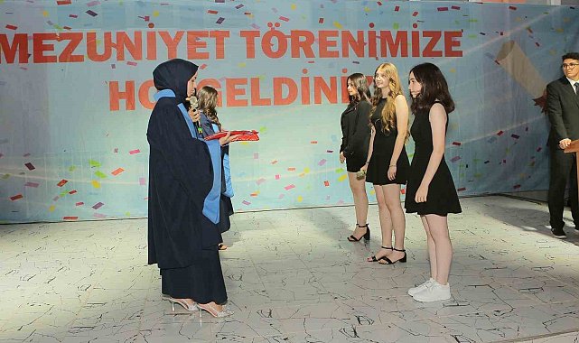 Balıkesir FEKAL'de mezuniyet sevinci