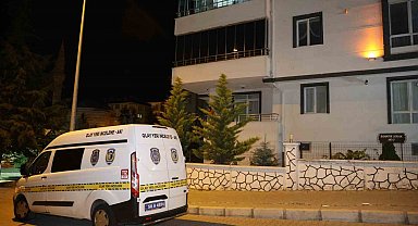 Balkonda sigara içen genç kız aşağıya düştü