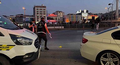 Başakşehir'de alışveriş merkezi önünde silahlı saldırı: 1 yaralı