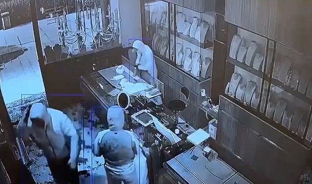 Başakşehir'de film sahnelerini aratmayan hırsızlık