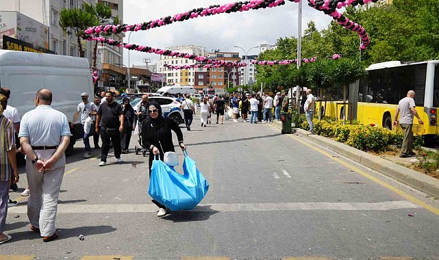 Başakşehir'de indirim izdihamı: Vatandaşlar fenalaştı, mağaza öğleden sonra kapandı