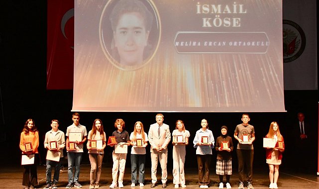 Başarılı öğrencilere 'Eğitim Başarı Ödülleri' takdim edildi