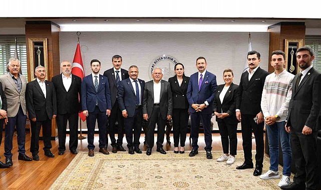 Başkan Büyükkılıç: "Başkan Büyükkılıç, Avrupa'daki Kayserilileri misafir etti