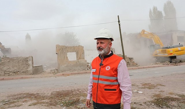 Başkan Çolakbayrakdar: "Türkiye'de kendi imkânlarıyla dönüşüm yapan ilk ve tek belediyeyiz"