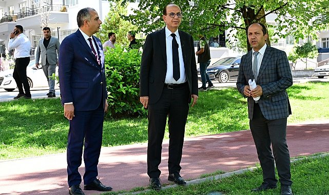 Başkan Geçit, park alanlarındaki yenileme hizmetlerini inceledi