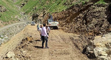 Batman'da kış sonrası köy ve mezra yollarında onarım ve genişletme çalışmaları başlatıldı