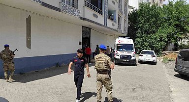 Batman'da psikolojik sorunları olan şahıs, tahra ile ailesini rehin aldı