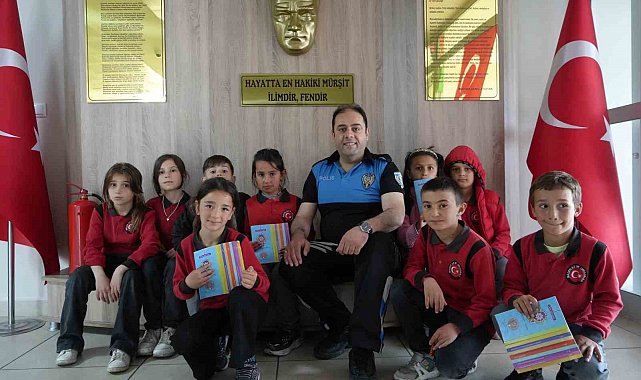 Bayburt polisi öğrencileri bilgilendirmeye devam ediyor