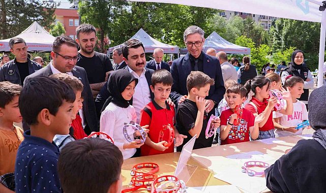 Bayburt'ta 2 gün sürecek 'Bilimin Işığında Bayburt Bilim Şenliği' başladı