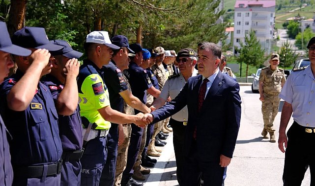 Bayburt'ta görevi başındaki güvenlik güçlerinin bayramı kutlandı