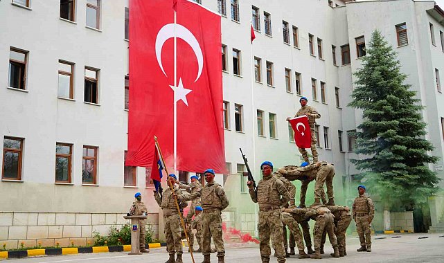 Bayburt'ta jandarmanın 186'ncı yılı coşkuyla kutlandı: Tüfekli hareketler gösterisi nefes kesti