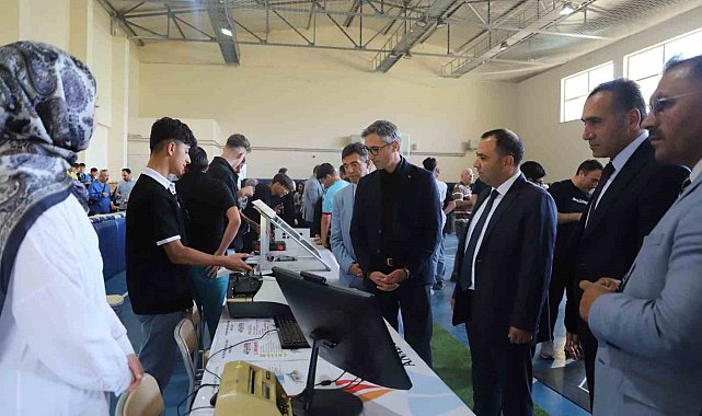 Bayburt'ta Mesleki ve Teknik Eğitim Fuarı'nda meslek dalları tanıtıldı