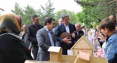 Bayburt'ta Minik Eller Tasarlıyor Sergisi ve Harezmi Dönem Sonu Sergisi açıldı