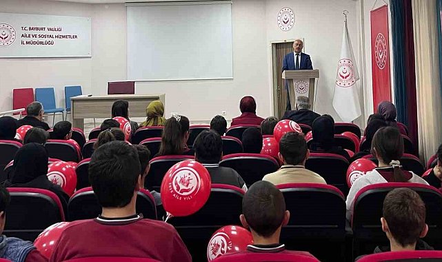 Bayburt'ta öğrencilere sosyal hizmetler tanıtıldı