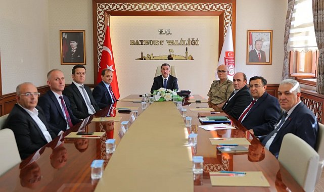 Bayburt'ta sahipsiz hayvanların korunmasına yönelik çalışmalar toplantıda değerlendirildi