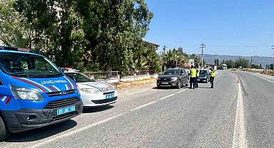 Bayram tatili dönüşü başladı, jandarma denetimleri sıklaştırdı