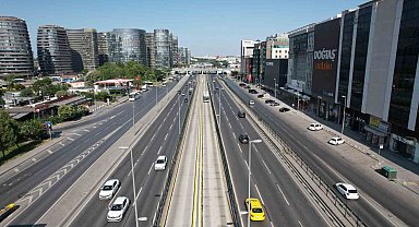 Bayramın ilk gününde yollar boş kaldı