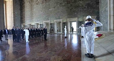 Beşiktaş yönetiminden Anıtkabir'e ziyaret