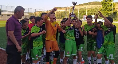 Bilecik U13 Gençler Ligi şampiyonu Vitraspor oldu