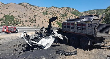 Bingöl'de demir tozu taşıyan tır devrildi: 1 ölü