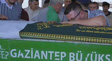 Binlerce balonun bırakıldığı Elif Azra, hayatını kaybetti