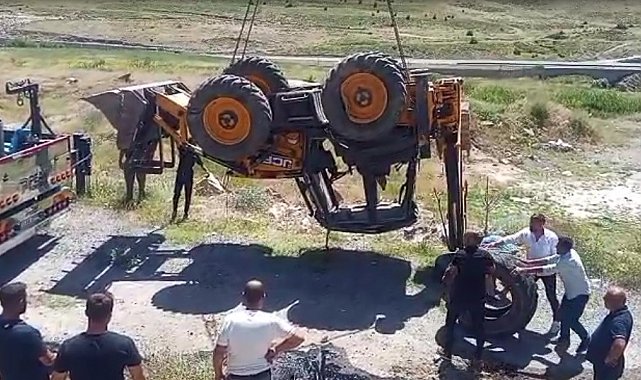 Bitlis'te iş makinesi kaza yaptı: 1 yaralı
