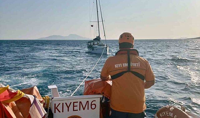 Bodrum açıklarında arızalanan tekneyi KIYEM ekipleri kurtardı
