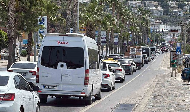 Bodrum'dan bayram dönüşü 24 saatte 15 binden fazla araç çıkış yaptı