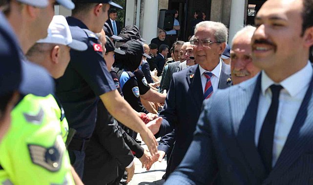 Bolu'da protokol bayramlaştı