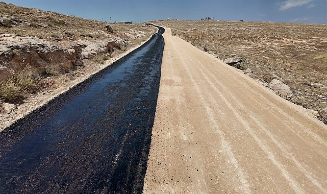 Bozova'da 6 mahalleyi birbirine bağlayan yol asfaltlandı