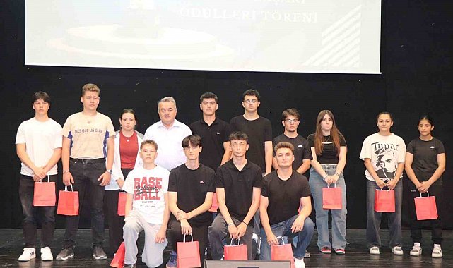 Bozüyük'te 'Eğitimde Başarı Ödülleri' sahiplerini buldu