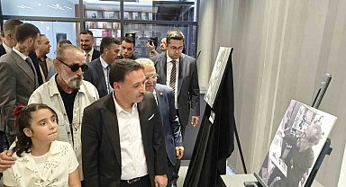 Bu sergide eserlerin kokusu misafirleri karşıladı