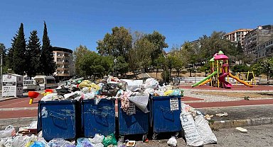 Buca'da maaş krizi sürüyor: İşçiler parasız, sokaklar çöp dolu