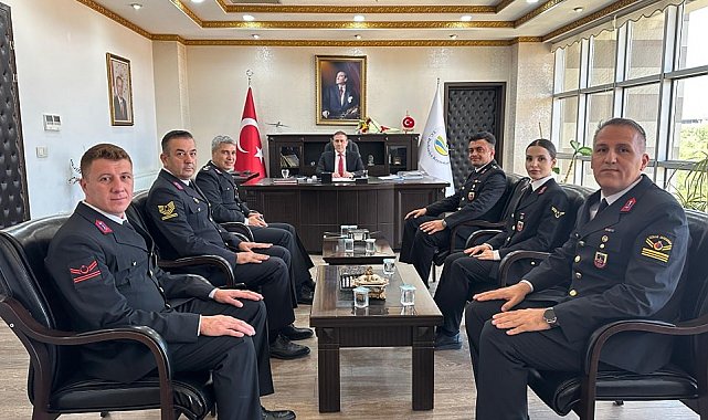 Burhaniye'de jandarma teşkilatı Kaymakam Memiş'i ziyaret etti