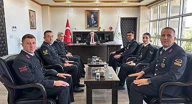 Burhaniye'de jandarma teşkilatı Kaymakam Memiş'i ziyaret etti