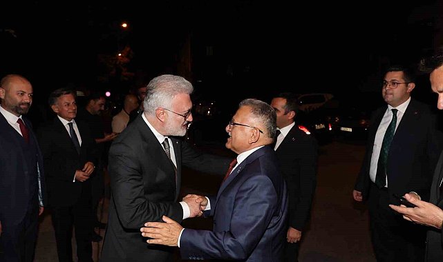 Büyükkılıç: "Memleketimiz için yapılan her türlü hizmette sadece elimizi değil, gövdemizi taşın altına koymaya hazırız"