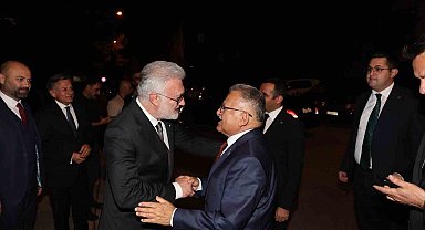 Büyükkılıç: "Memleketimiz için yapılan her türlü hizmette sadece elimizi değil, gövdemizi taşın altına koymaya hazırız"