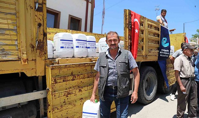 Büyükşehir'den don afetinden etkilenen kiraz yetiştiricilerine sıvı gübre desteği