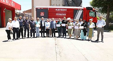 Büyükşehirin 'Afet' odaklı kurslarında katılım belgeleri sahiplerini buldu