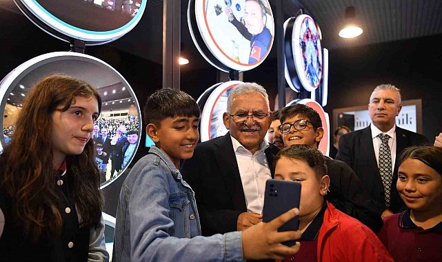 Büyükşehirin iki özel sergisine bilim meraklılarından yoğun ilgi