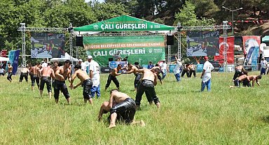 Çalı'da başpehlivan Mehmet Yeşil Yeşil oldu